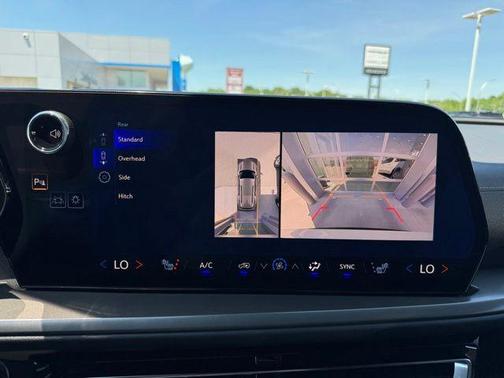 Summit White 2026 Chevrolet Traverse LT
