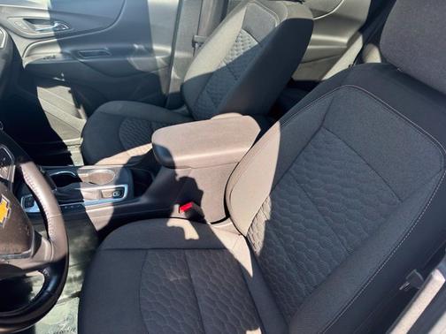 Silver Ice 2018 Chevrolet Equinox LT