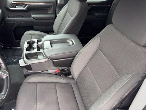 Summit White 2024 Chevrolet Silverado 1500 LT