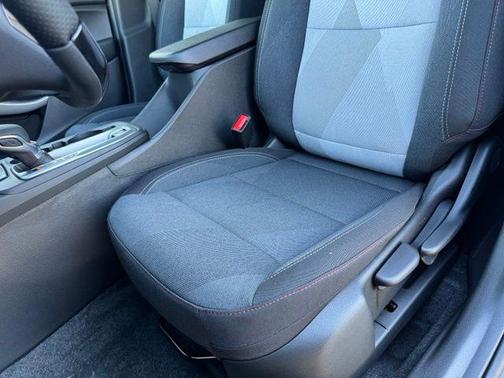 Mosaic Black Metallic 2026 Chevrolet Trax FWD 1RS