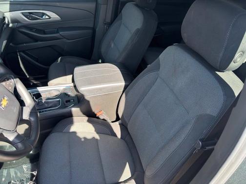 Silver Sage 2023 Chevrolet Traverse LT