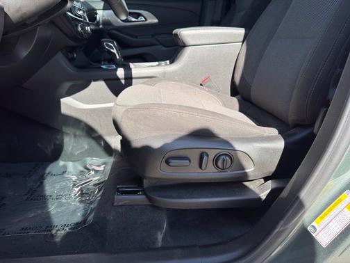 Silver Sage 2023 Chevrolet Traverse LT