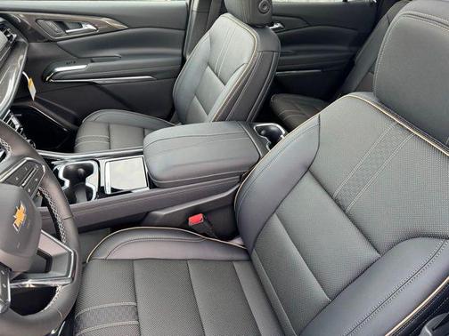 Polar White 2026 Chevrolet Traverse High Country