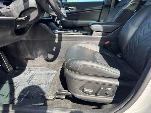 Wolf Gray/Ebony Black Roof 2023 Kia Sportage S