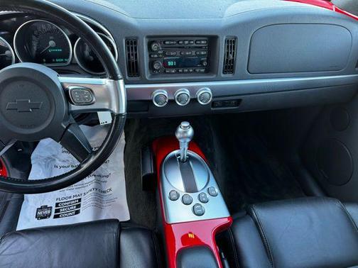 2004 Chevrolet SSR Base