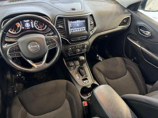 2021 Jeep Cherokee Sport