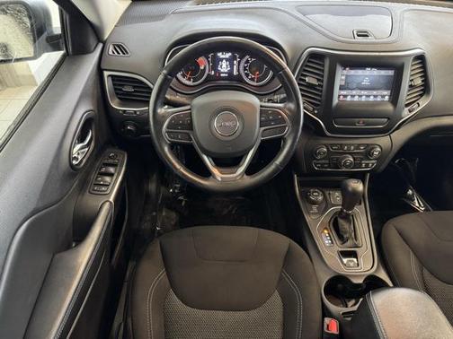 2021 Jeep Cherokee Sport