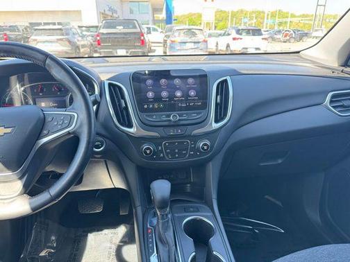 Silver Ice Metallic 2022 Chevrolet Equinox 1LT