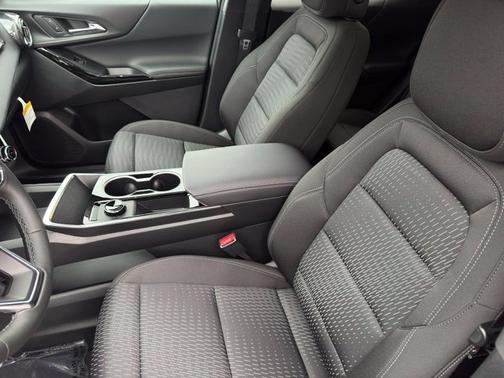 Radiant Red Tintcoat 2027 Chevrolet Equinox AWD LT