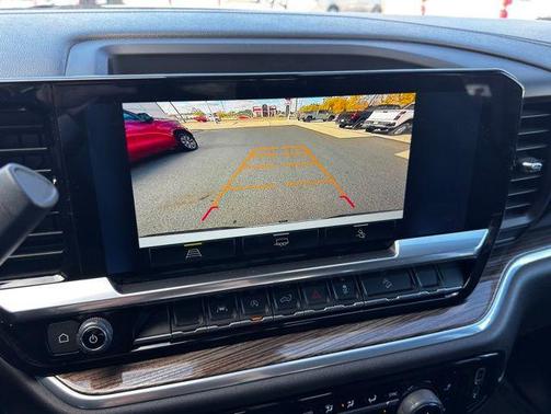 Summit White 2022 Chevrolet Silverado 1500 LT