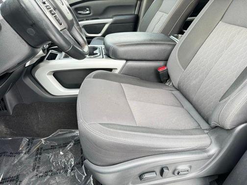 2020 Nissan Titan SV