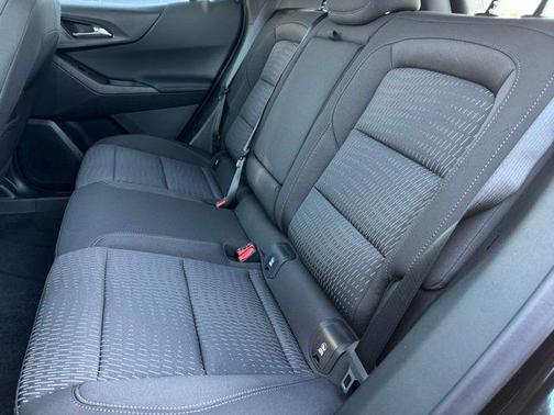 Mosaic Black Metallic 2026 Chevrolet Equinox 1LT