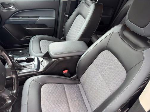 Black 2022 Chevrolet Colorado Z71