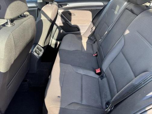 2017 Volkswagen Golf SportWagen TSI S