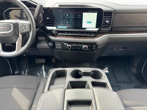 Summit White 2024 GMC Sierra 2500 SLE