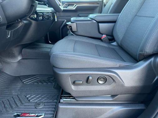 Summit White 2026 Chevrolet Silverado 1500 RST