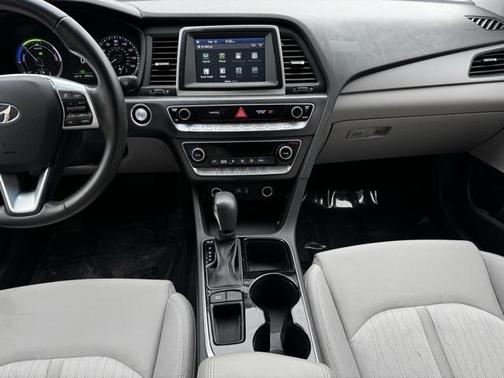 2019 Hyundai SONATA Hybrid SE