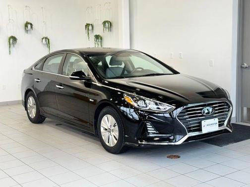 2019 Hyundai SONATA Hybrid SE