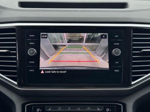 Pyrite Silver Metallic 2023 Volkswagen Atlas 3.6L SE w/Technology