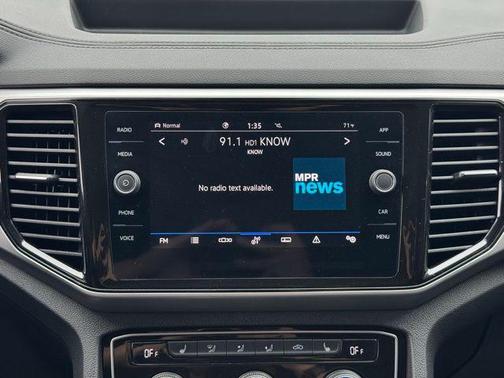 Pyrite Silver Metallic 2023 Volkswagen Atlas 3.6L SE w/Technology