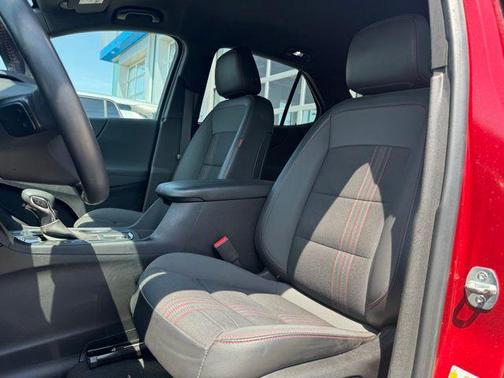 Cherry Red Tintcoat 2022 Chevrolet Equinox AWD RS