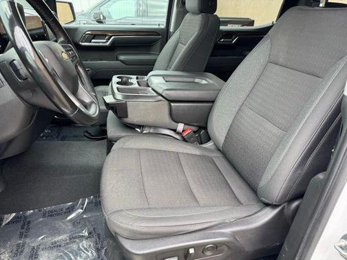 Summit White 2024 Chevrolet Silverado 1500 LT