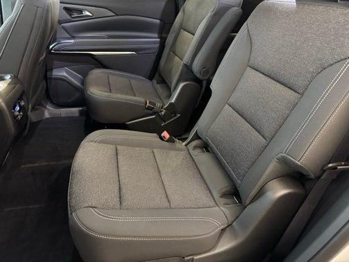 Summit White 2026 Chevrolet Traverse LT