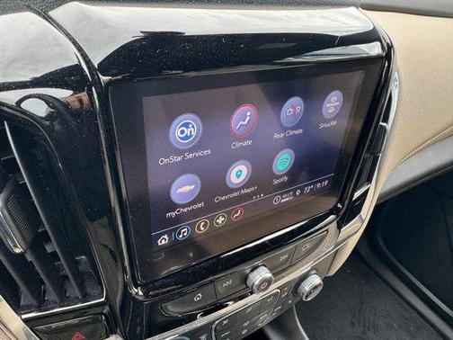 Mosaic Black Metallic 2023 Chevrolet Traverse LT Cloth