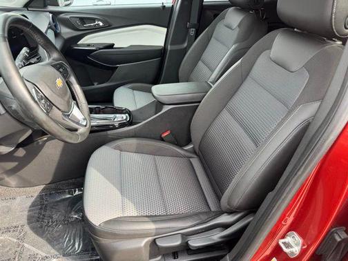 Cayenne Orange Metallic 2024 Chevrolet Trax LT