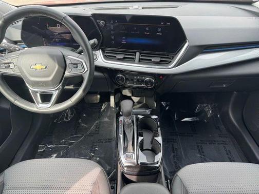 Cayenne Orange Metallic 2024 Chevrolet Trax LT