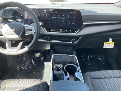 Radiant Red Tintcoat 2026 Chevrolet Equinox 1LT