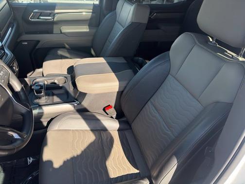 Summit White 2025 Chevrolet Silverado 1500 ZR2