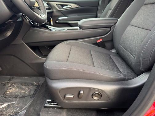Radiant Red Tintcoat 2027 Chevrolet Traverse LT