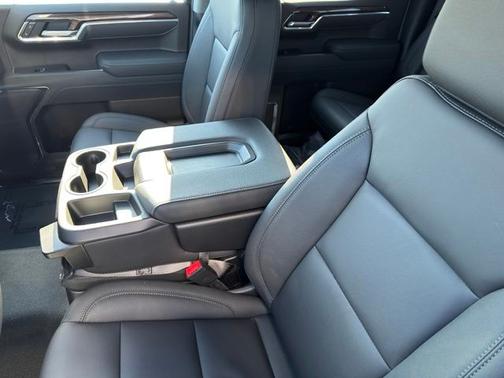 Summit White 2026 Chevrolet Silverado 1500 LT