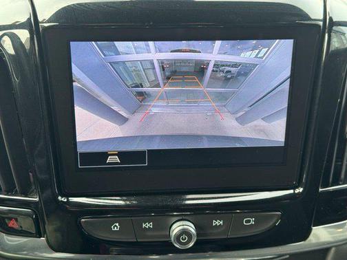 Sterling Gray Metallic 2023 Chevrolet Traverse LT Cloth