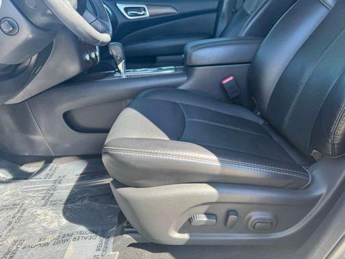 Gun Metallic 2019 Nissan Pathfinder Platinum