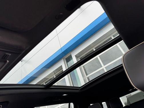 Summit White 2024 Chevrolet Suburban Premier