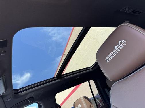 2021 Chevrolet Suburban 4WD High Country