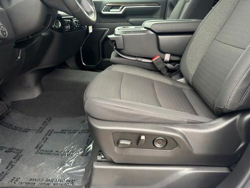 Summit White 2026 Chevrolet Silverado 3500 LT