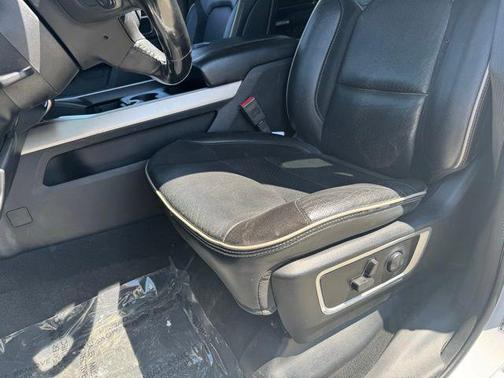 Bright White Clearcoat 2022 RAM 1500 Laramie