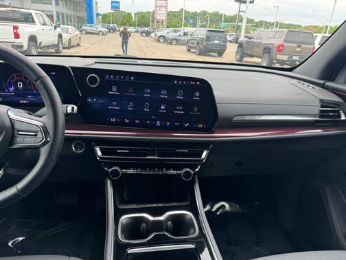 Black Metallic 2024 Chevrolet Traverse AWD Z71