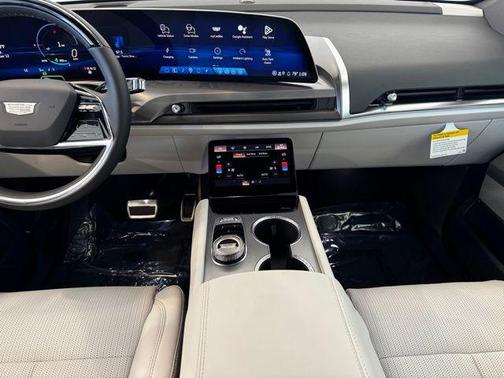 2026 Cadillac VISTIQ Luxury