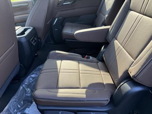 2025 Chevrolet Suburban 4WD High Country