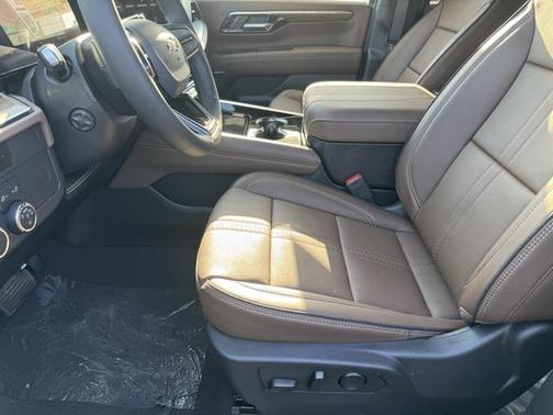2025 Chevrolet Suburban 4WD High Country
