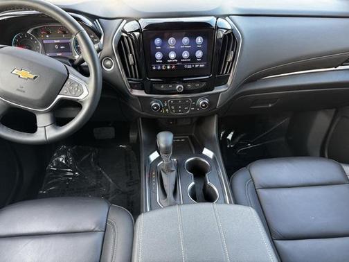 Summit White 2023 Chevrolet Traverse LT Leather