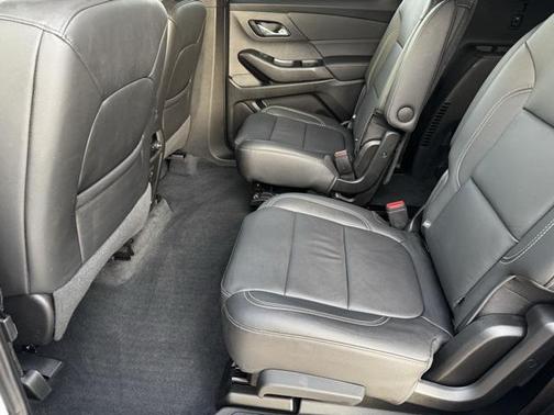 Summit White 2023 Chevrolet Traverse LT Leather