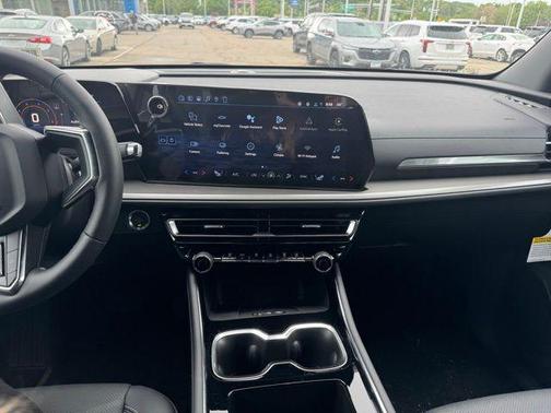 Mosaic Black Metallic 2026 Chevrolet Traverse LT