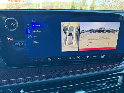 Radiant Red Tintcoat 2026 Chevrolet Traverse AWD Z71