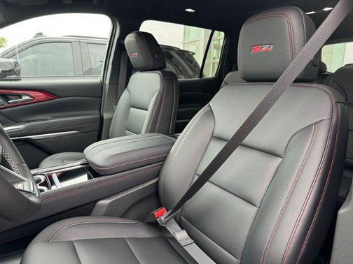 Mosaic Black Metallic 2026 Chevrolet Traverse AWD Z71