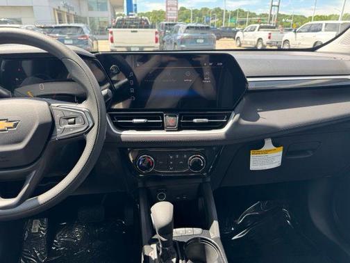 Mosaic Black Metallic 2026 Chevrolet Trailblazer LT